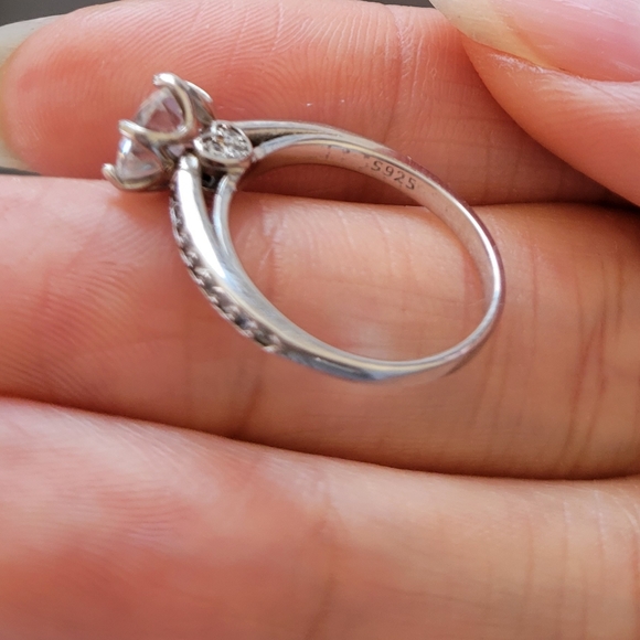 Moissanite 1 Carat Round Brilliant Ring - Picture 6 of 7